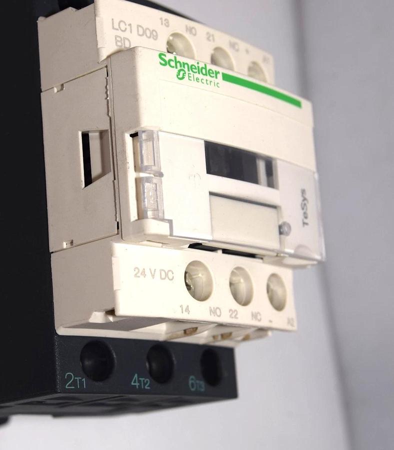 Used SCHNEIDER ELECTIRC LAD4TBDL , LC1 D09 , LC1D09 25A 24Vdc Contactor
