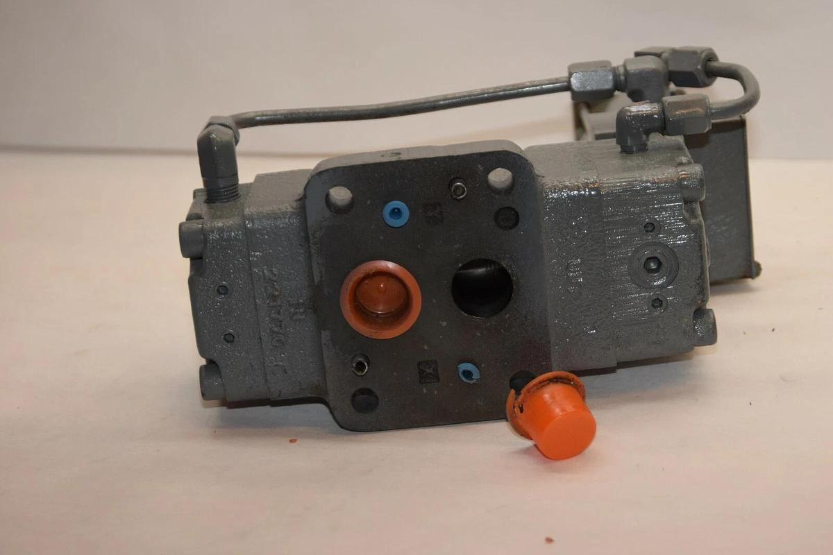 Used Racine FE1-EAAH-S06S-05 3000PSI Pressure Electrical servo Valve FE1 EAAH S06S 05