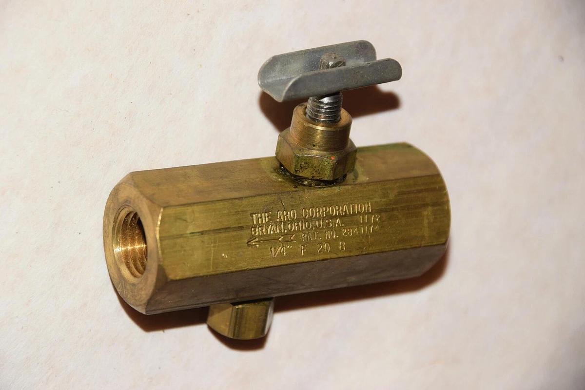 NEW ARO CORPORATION 1/4" F 20 B F20B FLOW CONTROL VALVE