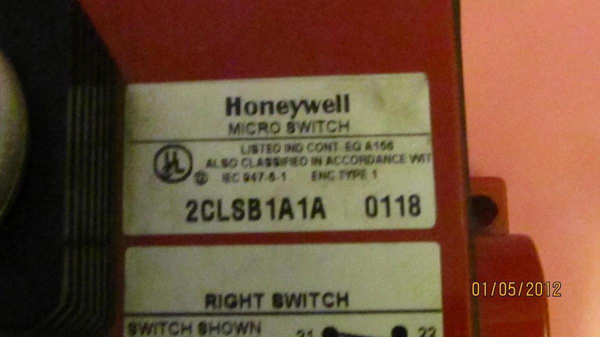 Used HONEYWELL MICRO SWITCH CABLE PULL UNIT SWITCH 2CLSB1A1A 0118 2CLSB1A1A0118
