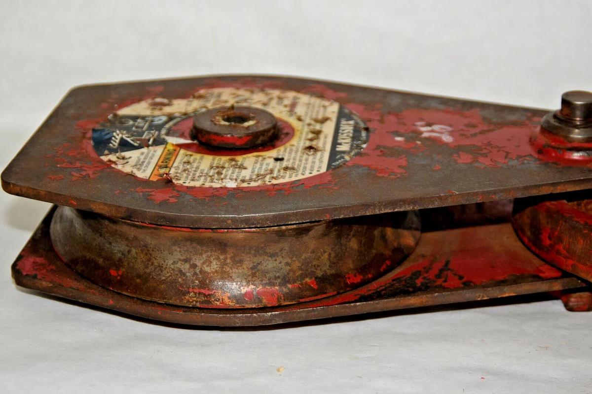 Used Crosby McKISSICK 8 Ton 12" Swivel Snatch Block 1" tackle 8 M Tons 8Ton 8T 702243