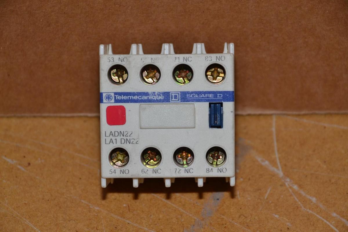 Used TELEMECANIQUE LADN22 LA1 DN22 CONTACT BLOCK