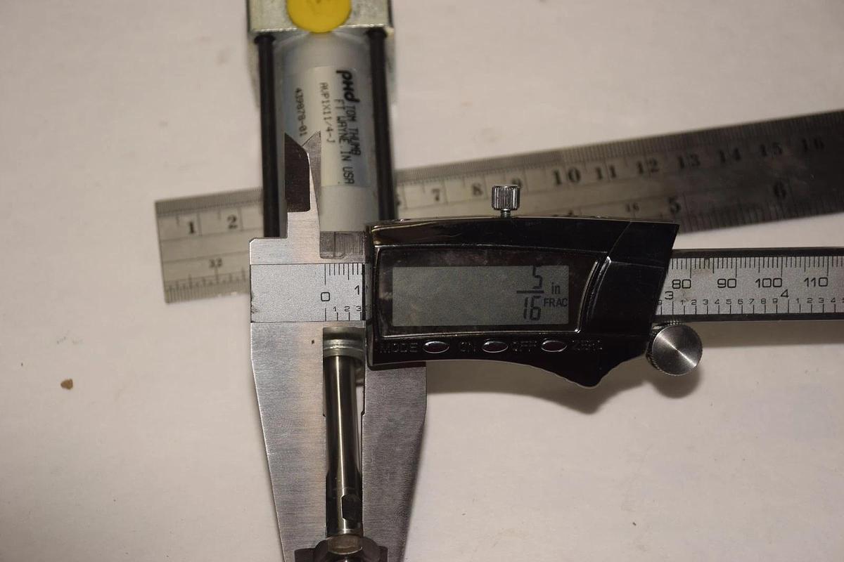 PHD AVP1X11/4-J 1" STROKE 5/16" BORE PNEUMATIC CYLINDER NEW