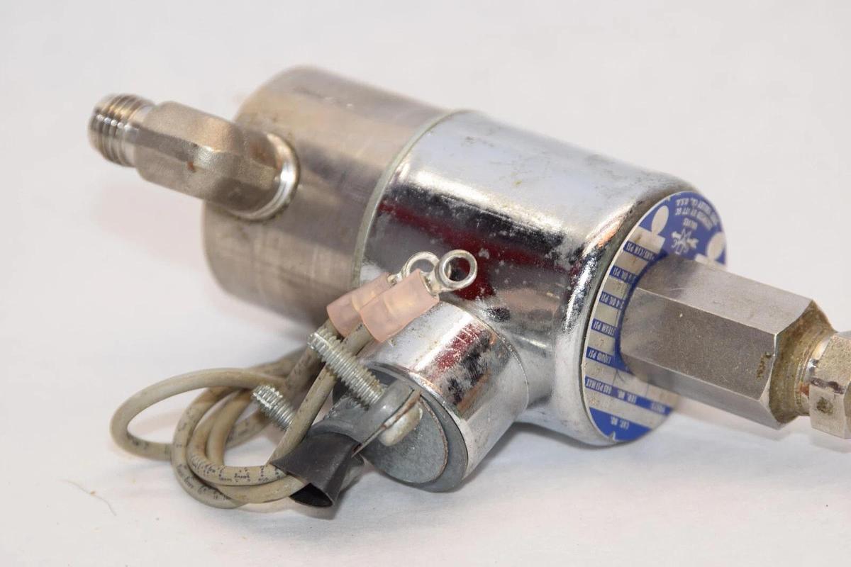 Used GC VALVES S301AH16V3BD5SN 24V 140psi Solenoid Valve