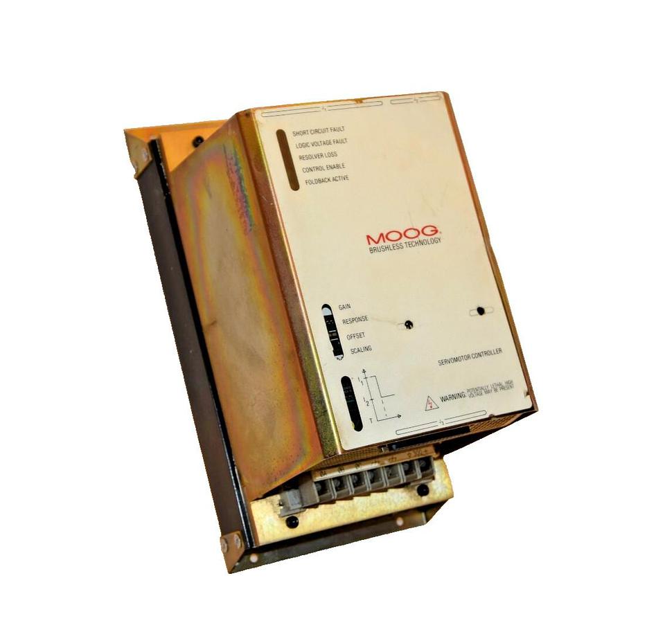 Used MOOG Servo Motor Control Drive 152D423 10A Cont. 20A Peak