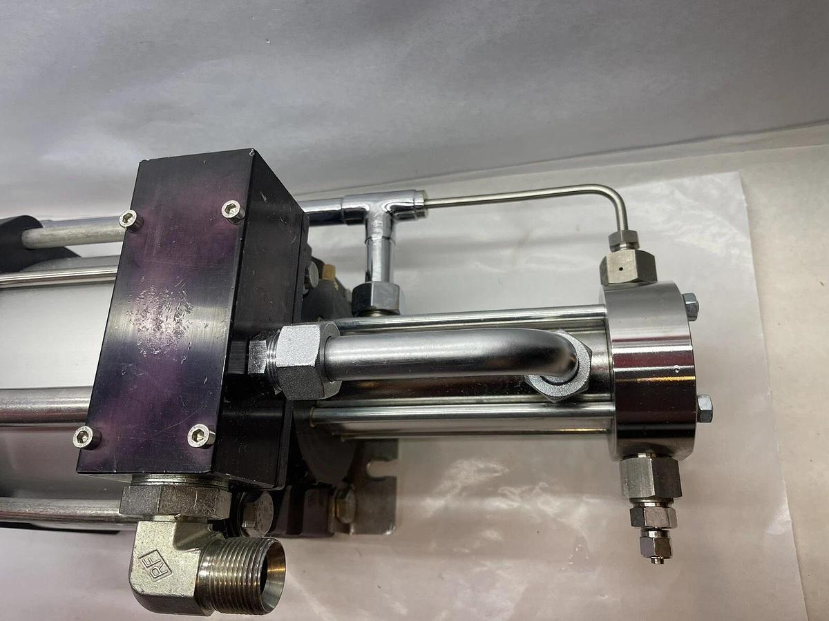 Maxpro Technologies Maximator DLE 15-75-GG-DAD Air Driven Gas Booster  1:75