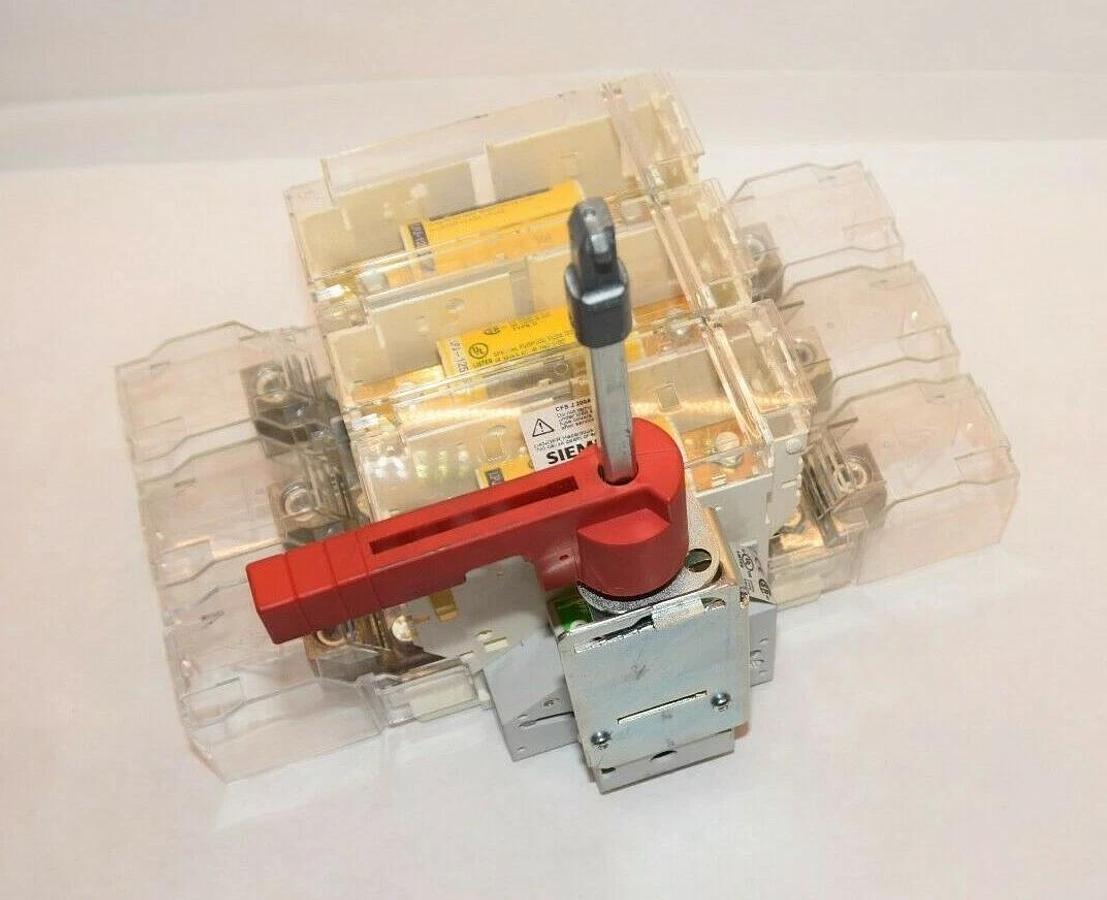 Used SIEMENS CFS364J 200A 50/60Hz 100HP Fusible Disconnect Switch With Lug Cover
