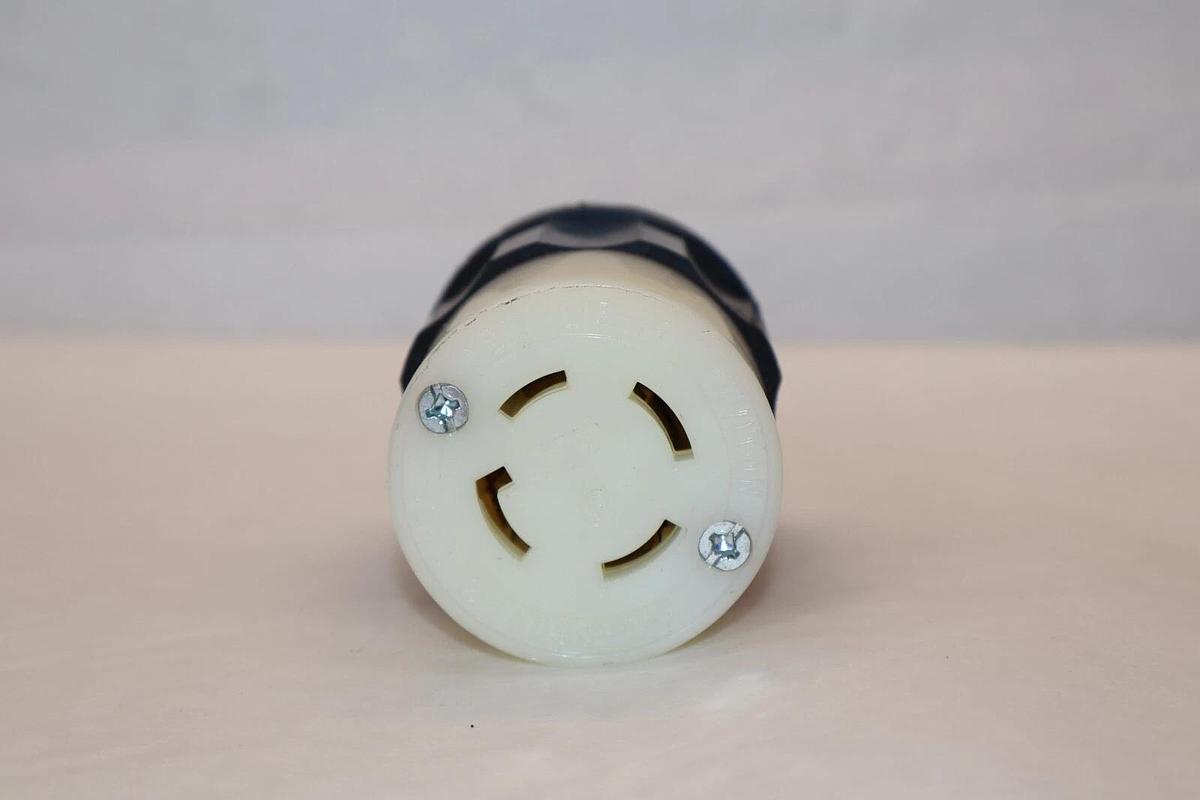 (NEW) LEVITON L15-30R Nema L15-30 30A 250V Locking Connector
