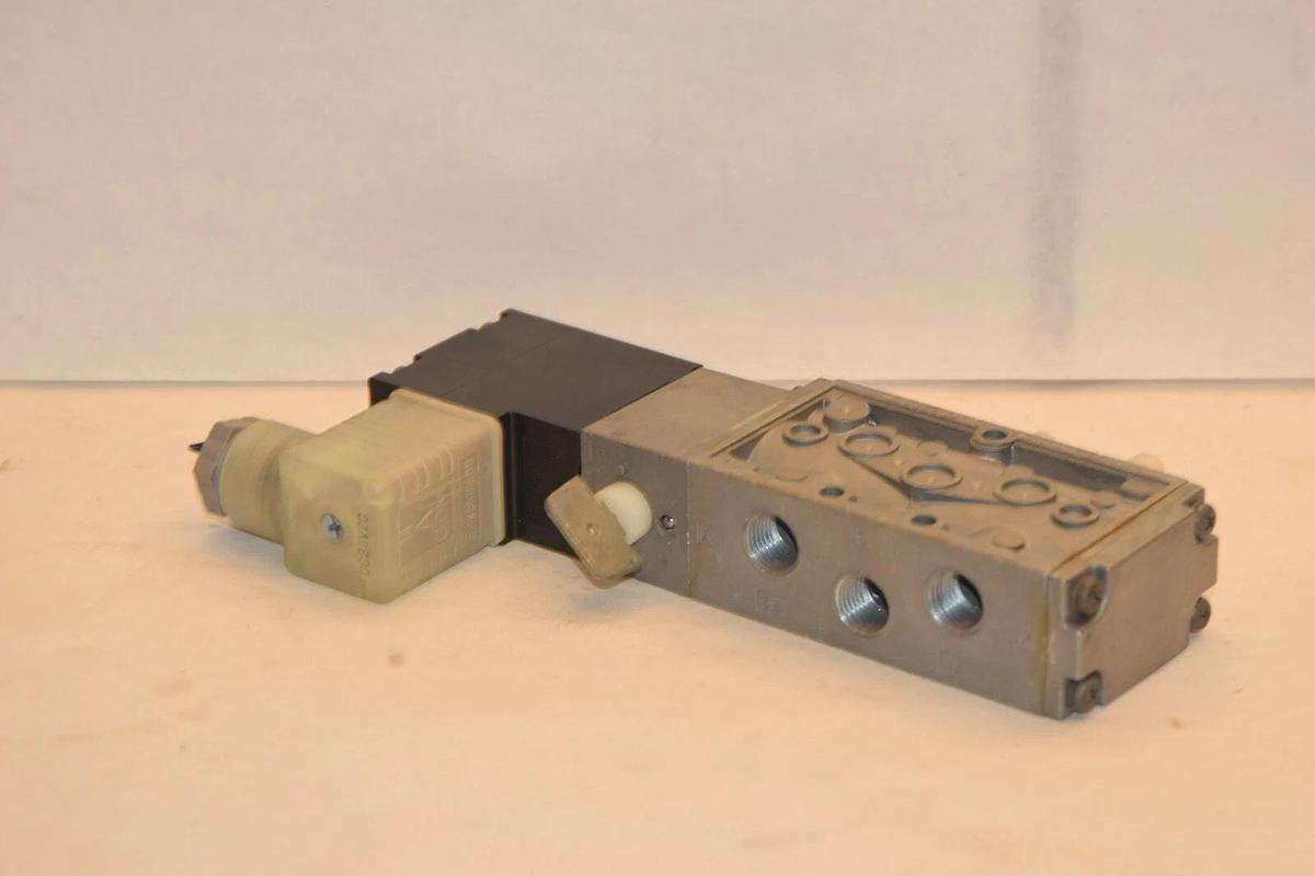 Used CKD 4F210-M3L 4F210M3L 0.1-1.0MPa 24V Coil Solenoid Valve