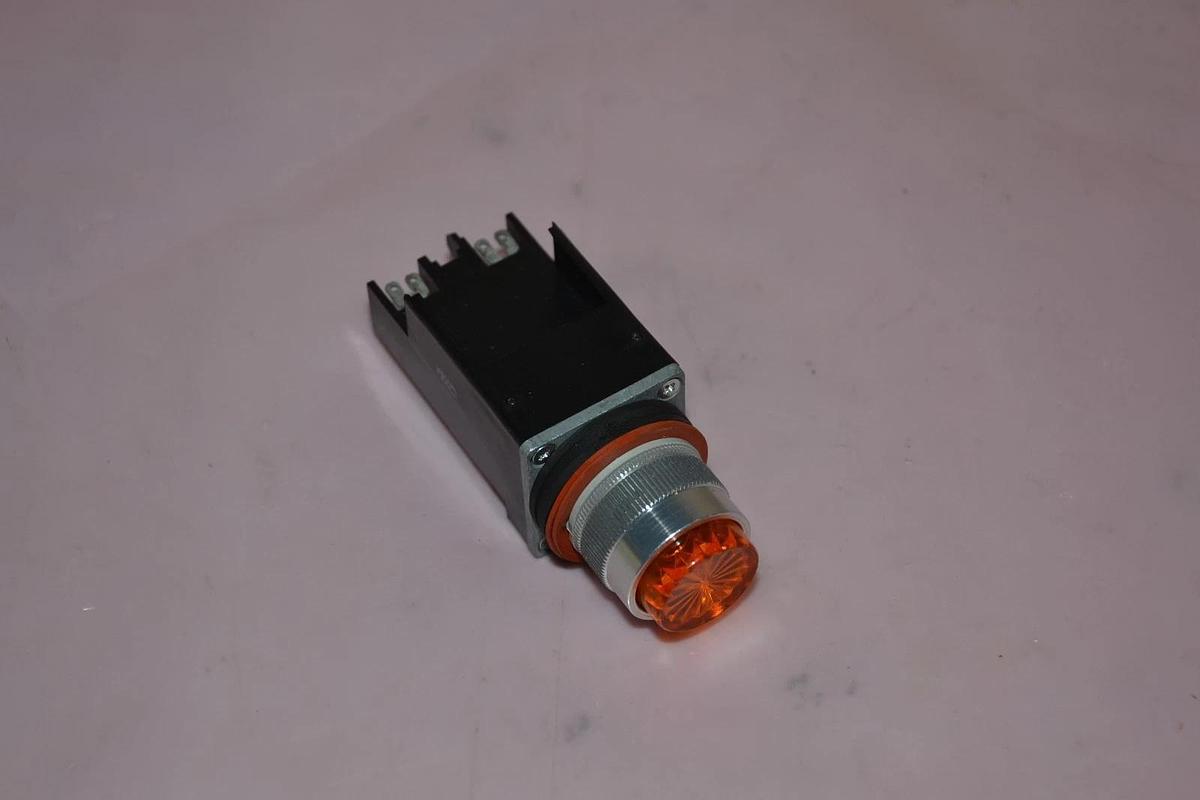 ALLEN BRADLEY 800MR-QL24AS 24V SER D SMALL ROUND AMBER PILOT LIGHT NEW