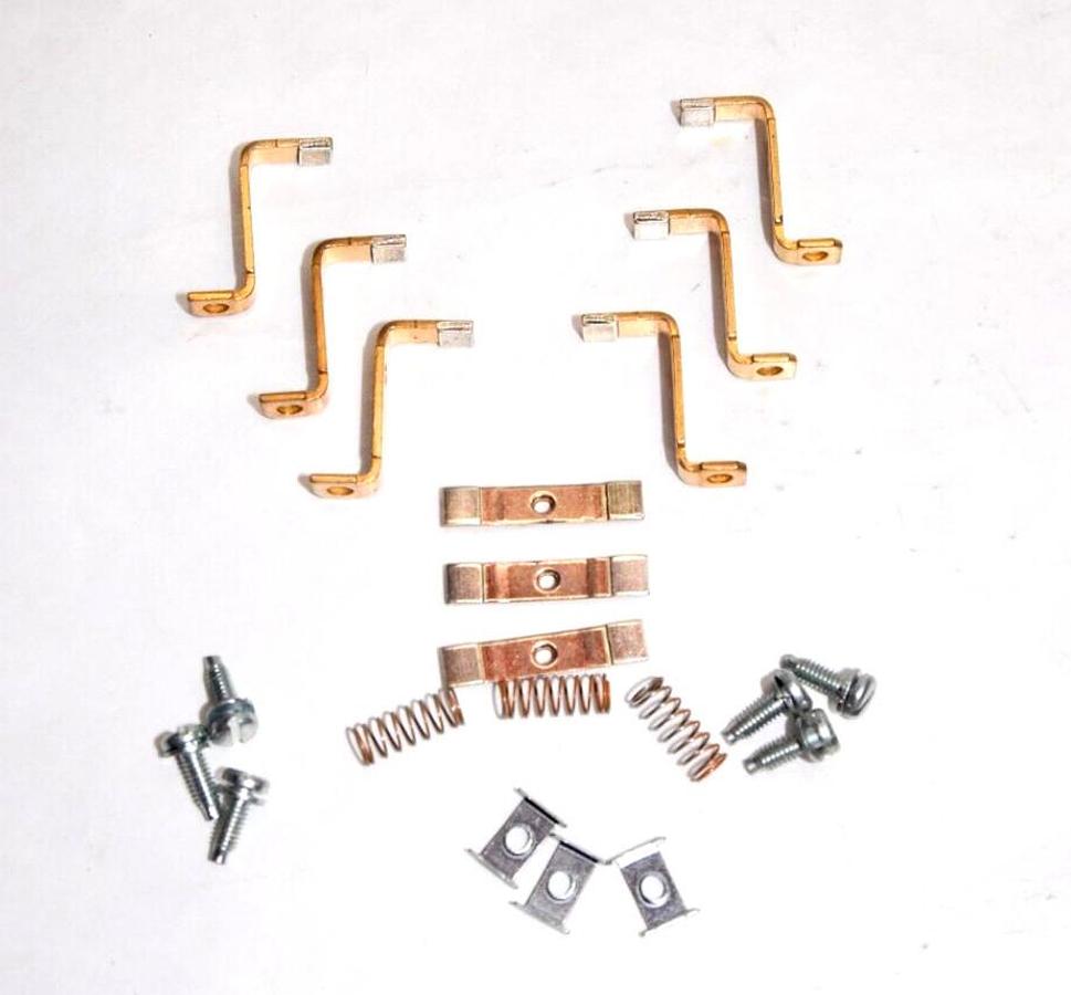 (NEW) CUTLER HAMMER 23-5527 , 23-5526 Contact Kit