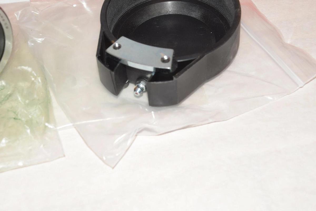 NEW WHIPROLL BA304531 PI00327A BEARING HOUSING WITH BEARING