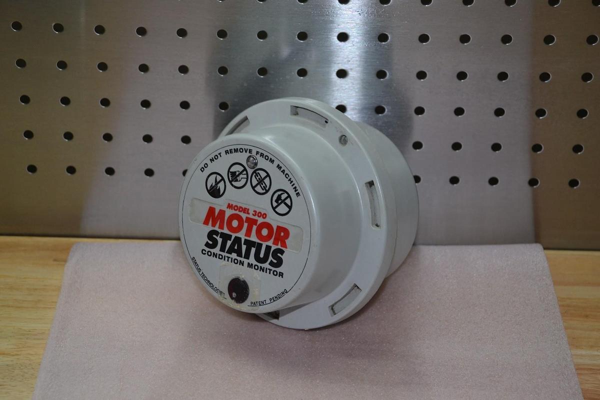 Used CSI CONTROL SYSTEM B0300ST MODEL 300 MOTOR STATUS CONDITION MONITOR