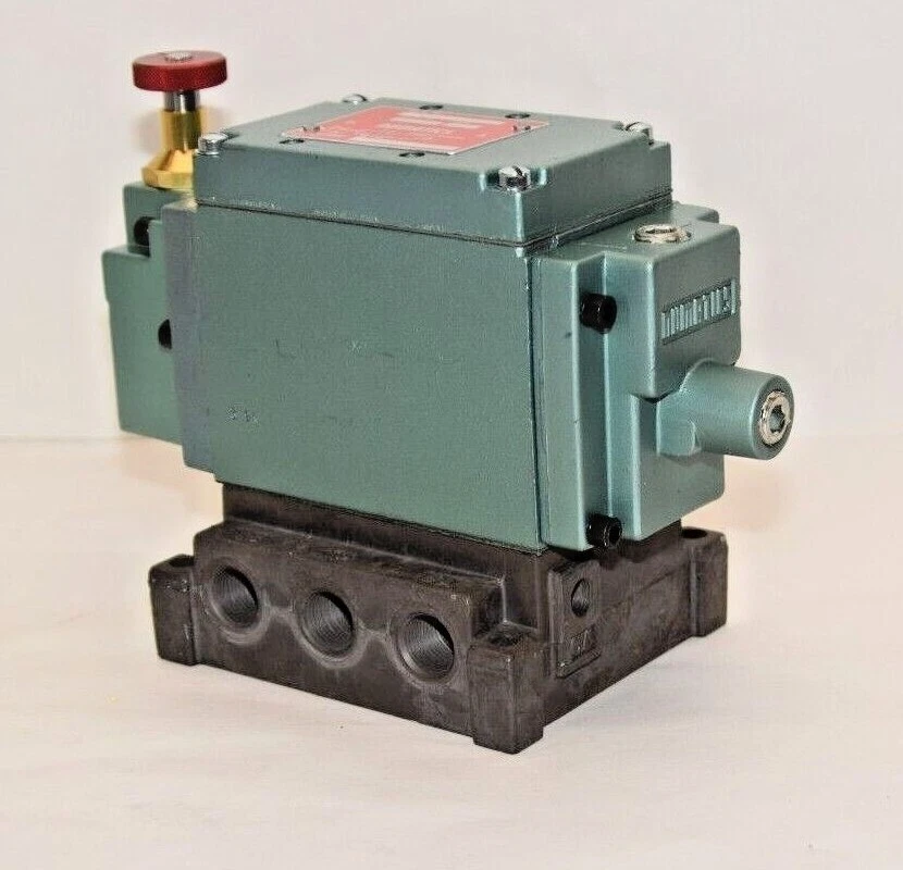 NUMATICS 33TSS4410 Solenoid Pneumatic Valve Repl# 33TSS4000 (NEW)