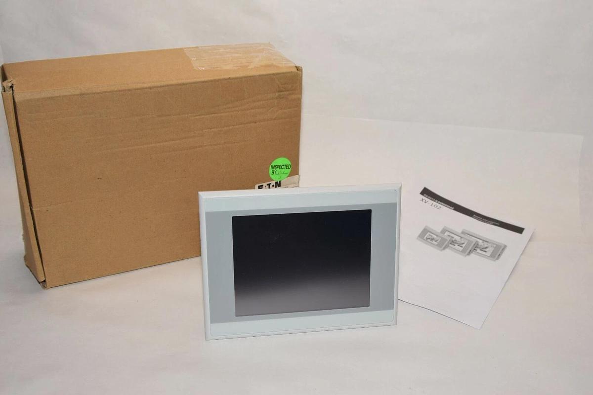 (New) EATON 5.7" Touch Panel  XV-102-E8-57TVRC-10  XV-102-E8-57TVRC-10