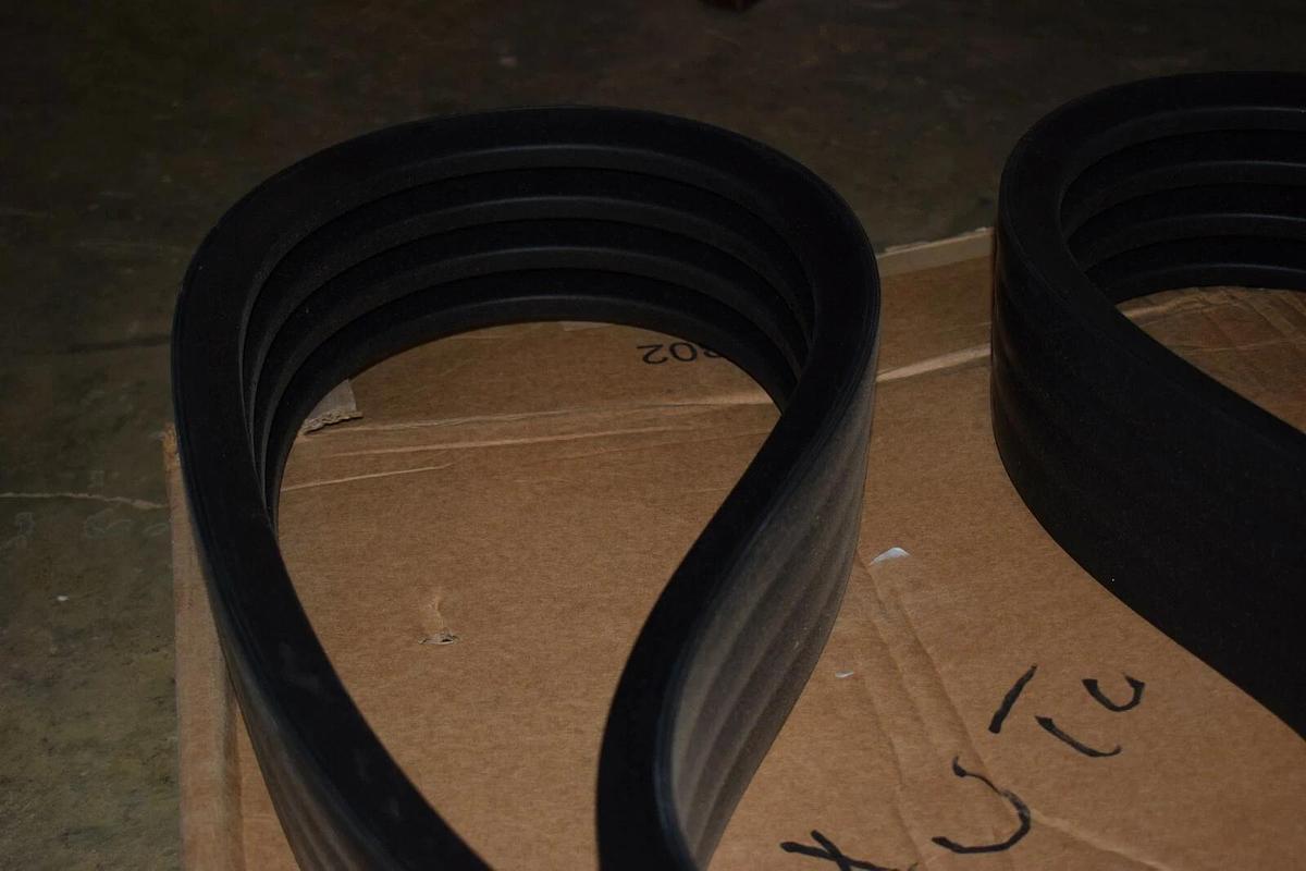 NEW GATES 8V1250 4/8V1250 SUPER HC POWERBAND 4 RIB BELT