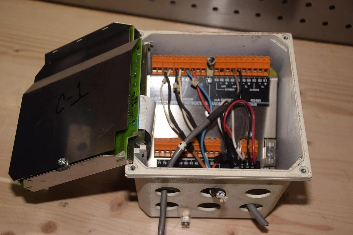 Used YOKOGAWA SC402G-E-1-E 110-120VAC 50/60Hz EXA SC402 CONDUCTIVITY SENSOR