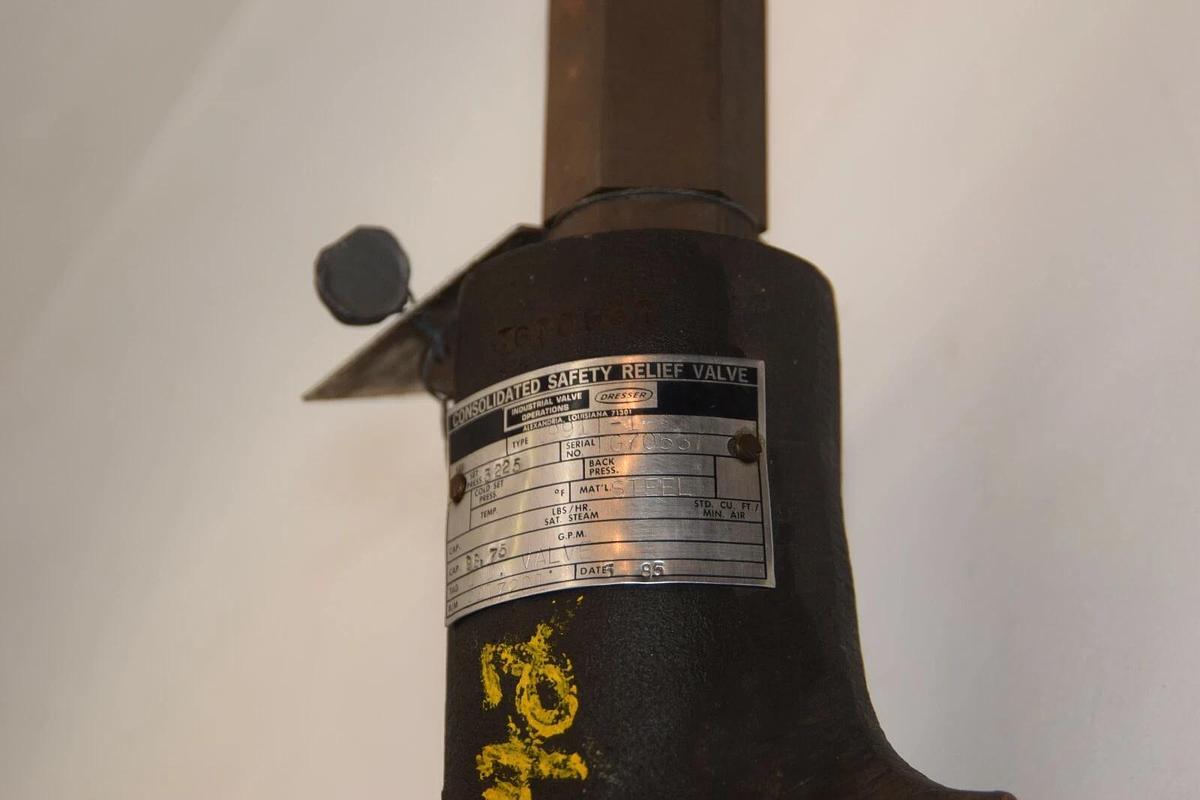(NEW) CONSOLIDATED 1991-1 3225 3/4" NPT Steel Safety Relief Valve