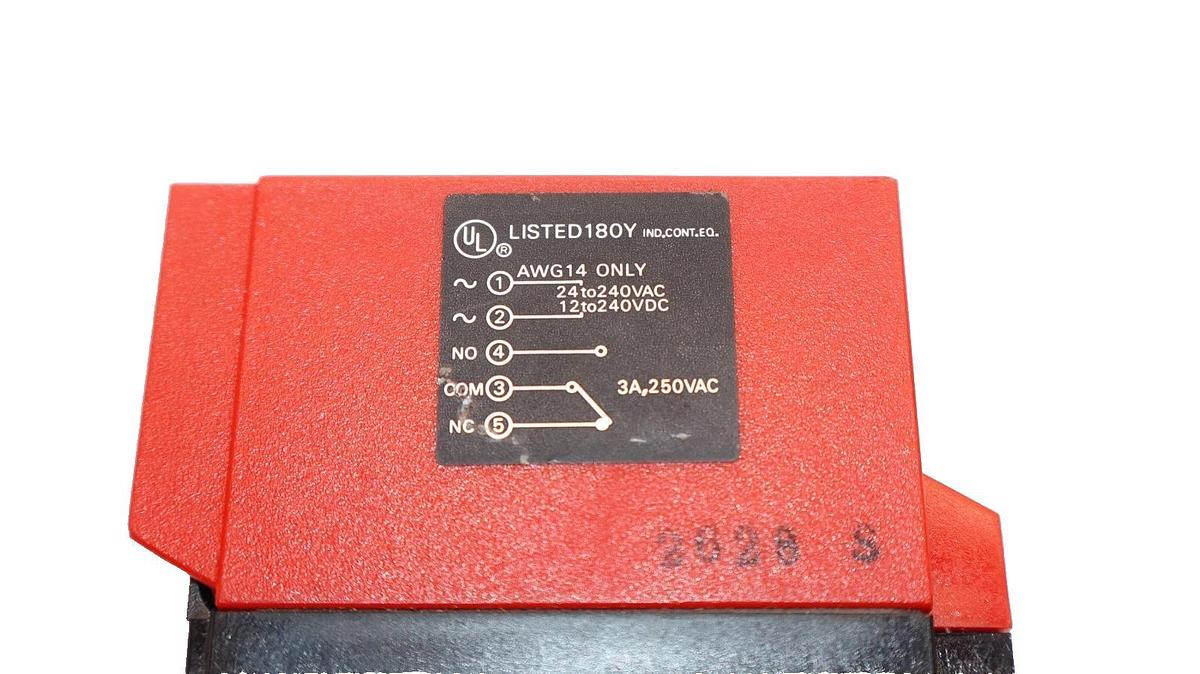 Used Square D 9006 PE8RANER Series A Photoelectric Relay Switch