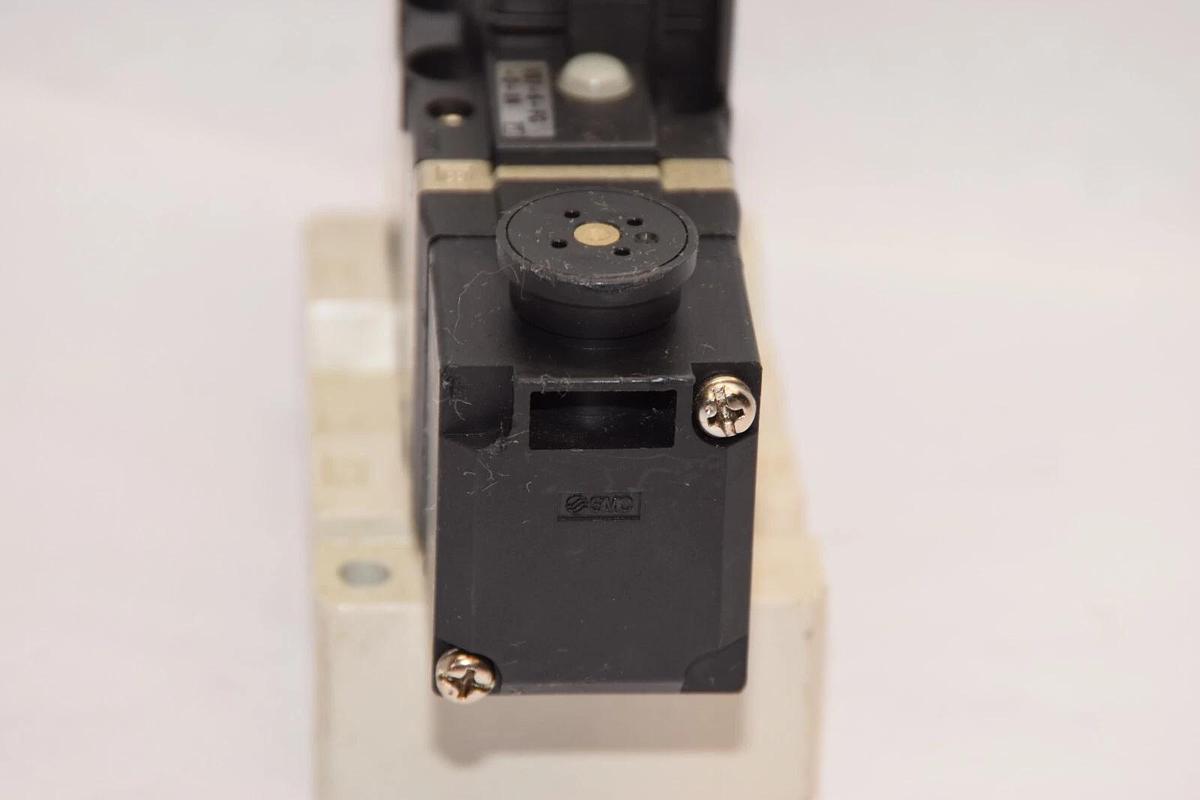 (NEW) SMC VS7-6-FG-D-3N Solenoid Valve 24Vdc Coil