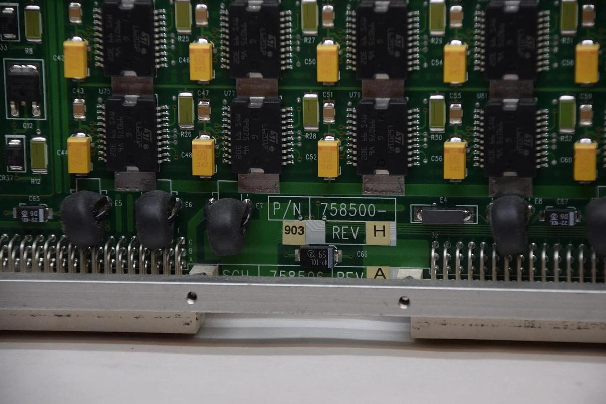Used SIEMENS 758500 , 758500-903 Rev H , 758506 Rev A Status Board Card
