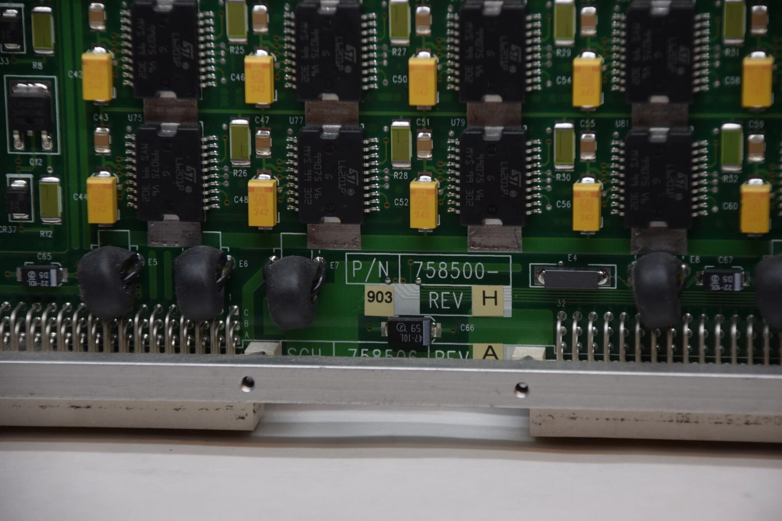 Used SIEMENS 758500 , 758500-903 Rev H , 758506 Rev A Status Board Card
