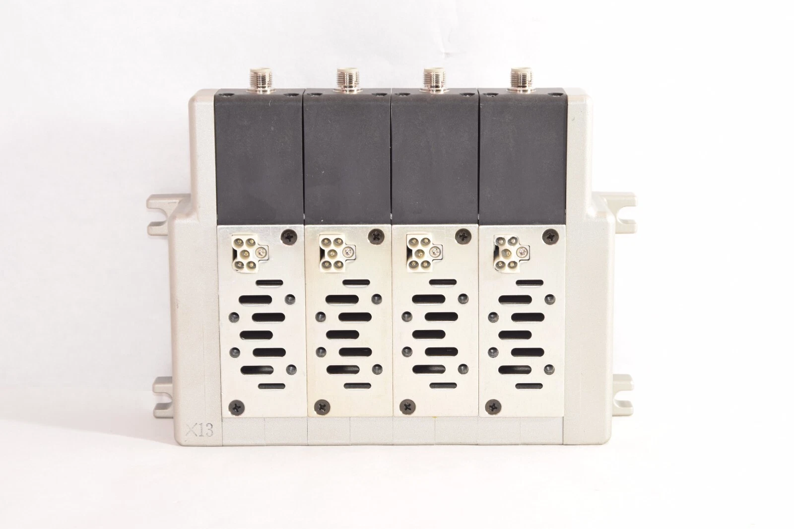 (NEW) SMC VV814-03S-W04BT-X13 Pneumatic Manifold *Cosmetic Damage*