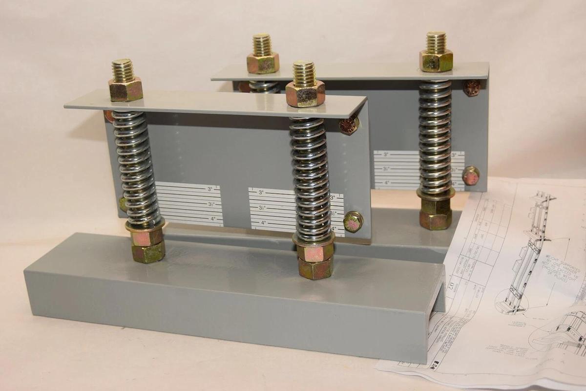 (NEW) EATON CUTLER HAMMER BVD1381G10 Vertical Mounting Hanger Assembly