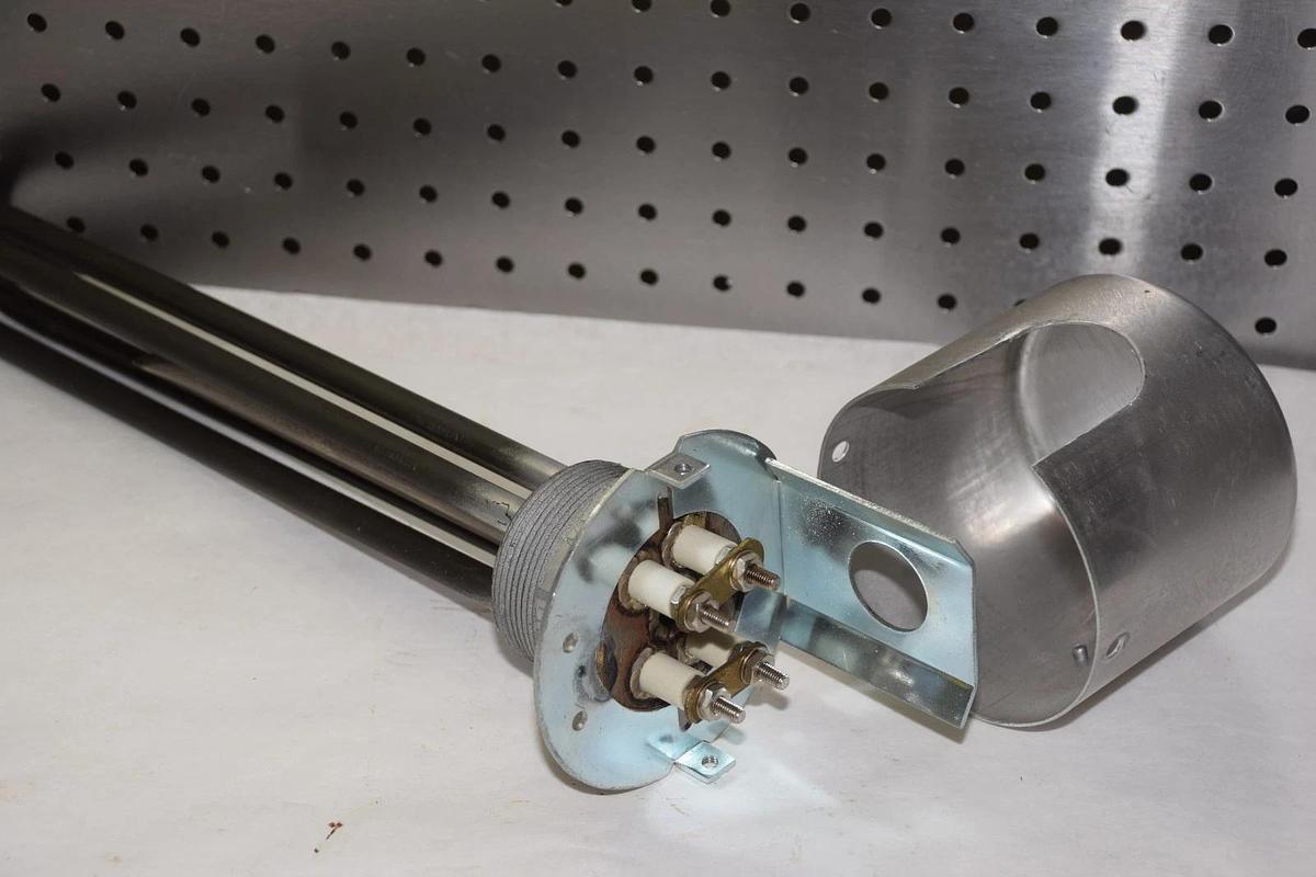 ACCUTHERM 422 55 502 N 19 F4 42255502N19F4 1.5kw 1PH 240V 750W TANK HEATER NEW