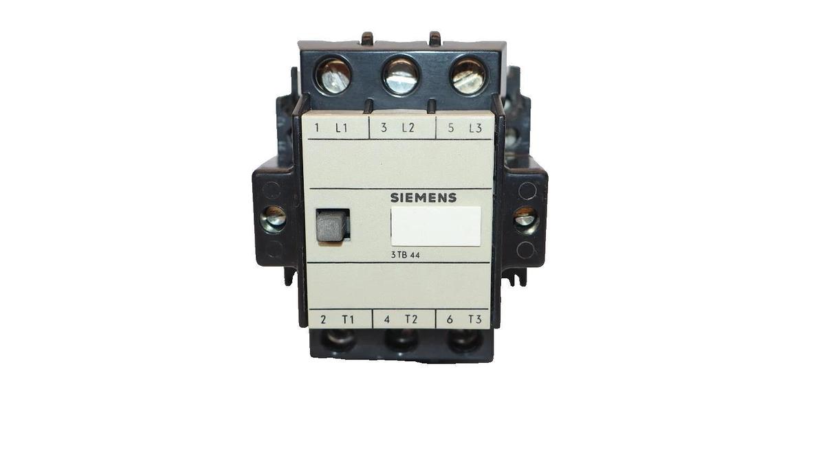 Siemens 3TB44 17-0B 24V Coil 3pole Size 1 Contactor (New)