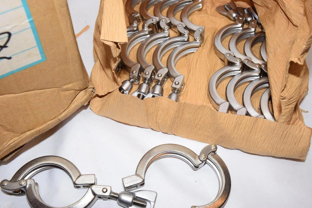 (NEW - Box of 85) TOYO 13MHHM 2" Stainless Steel Sanitary Clamp Fitting