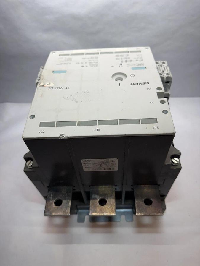 Siemens 3TF6944-0C Contactor,  500HP, 820Amp, 600VAC, 3-Pole, 120VAC Coil 820A