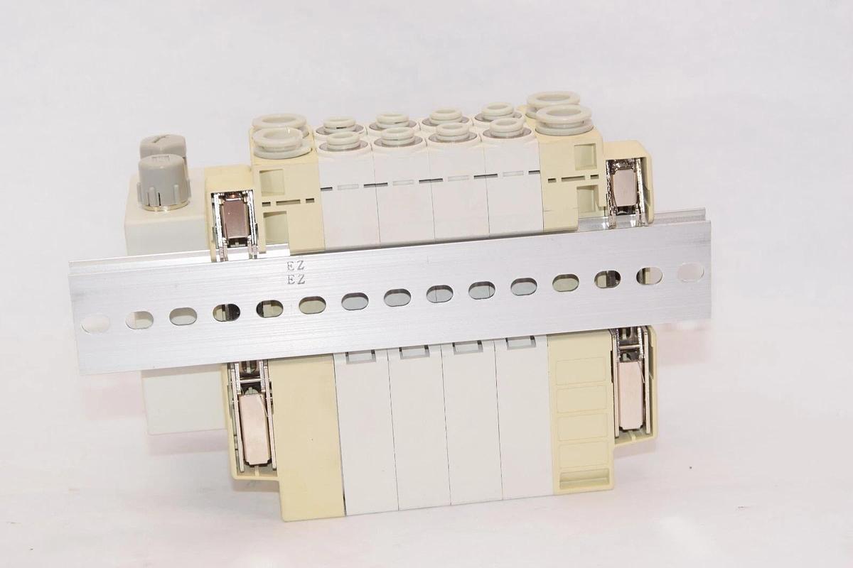 (NEW) SMC SS5V2-W16SA1WD-04BR-C6 EX500-S001(NPN) Gateway System Base Manifold