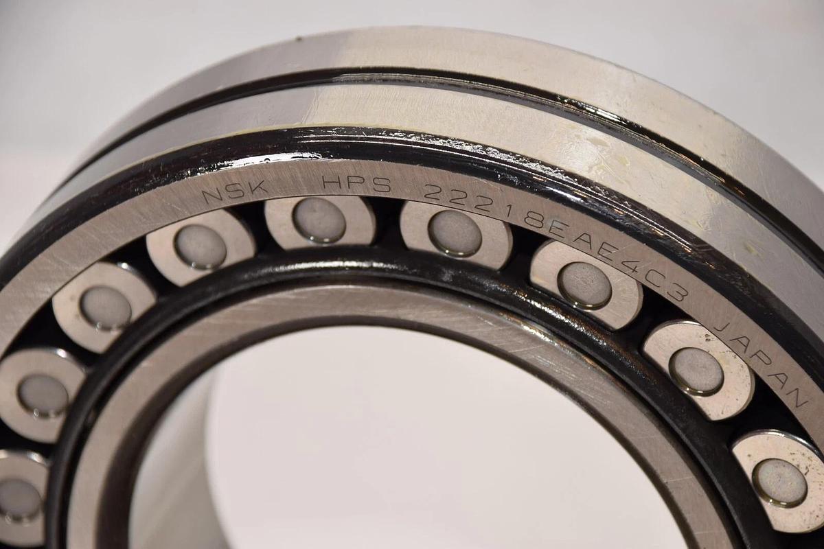 (NEW) NSK 22218EAE4C3 Spherical Roller Bearing