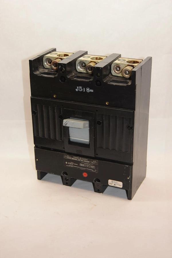 Used GENERAL ELECTRIC TJD432300 E11592-R 300A 300 A Amp 240V Circuit Breaker