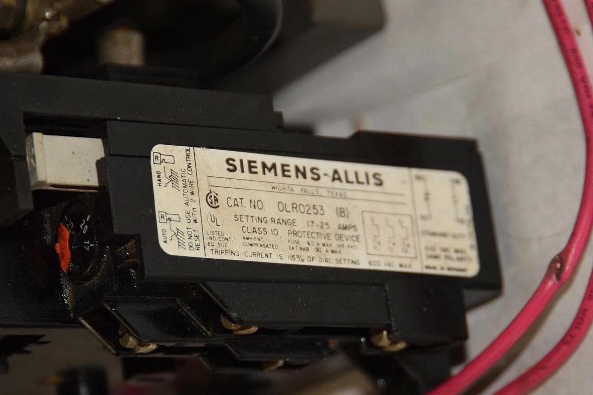 Used SIEMENS-ALLIS  Reversing Contactor CXL30*3 120V Model D OLR0253 Size Sz 3