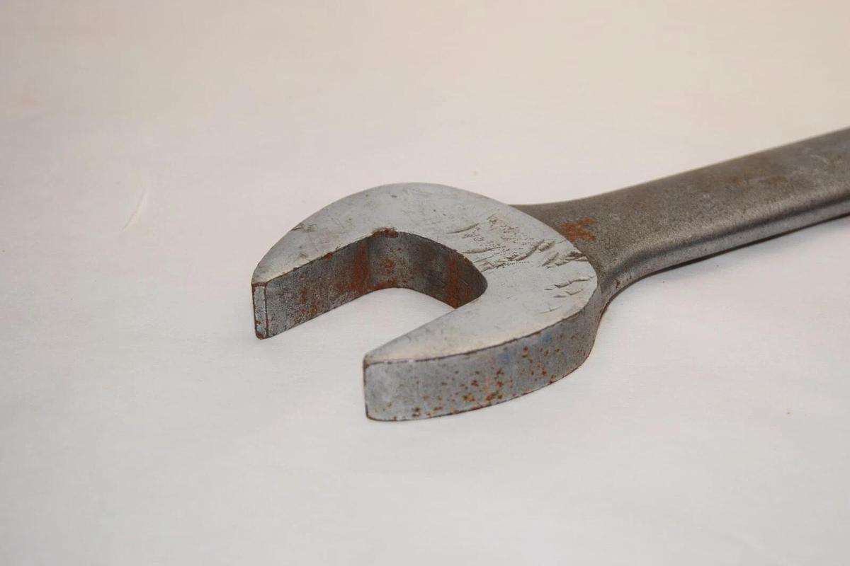 Used PROFESSIONAL 1252 1-5/8" Combination Wrench USA