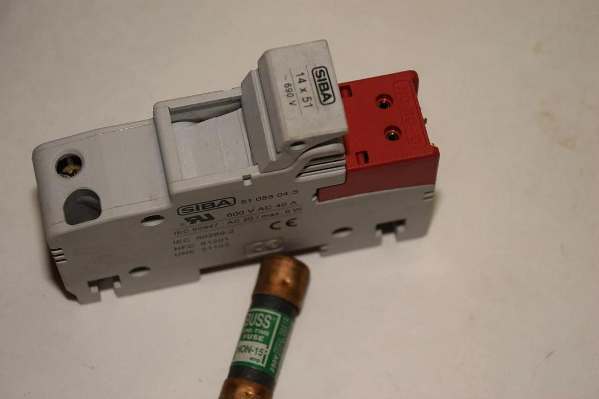 Used SIBA 14x51 51 058 04.S 5105804.S (With NON-15 15A FUSE) 600V AC 40A FUSE HOLDER