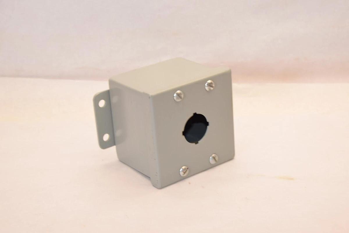 (NEW) THE AUSTIN CO. 746C Type 4 & 13 Junction And Bull Box 3.5" x 3.5" x 3"