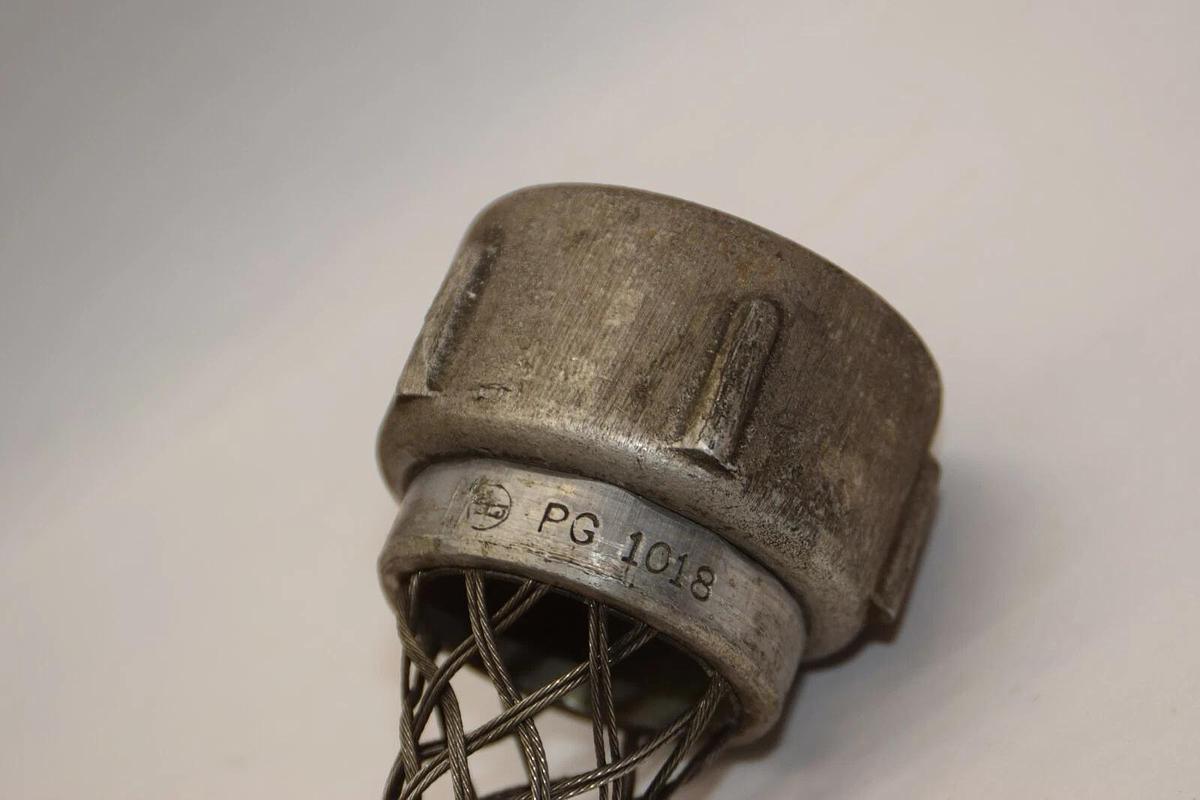 (NEW) PG 1018 1-29/32" Approximately 8.5" Strain Relief Grip Cord