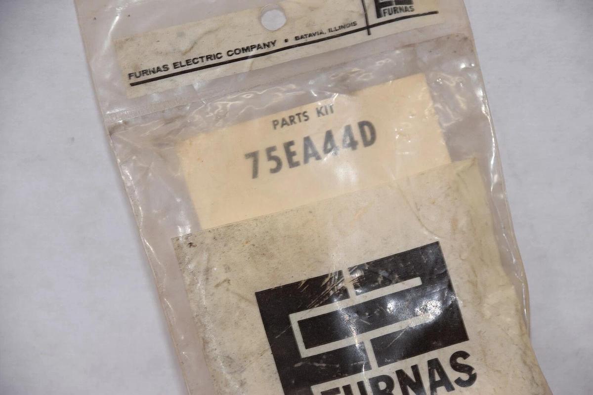 (NEW) FURNAS 75EA44D 1 Pole Contact Kit