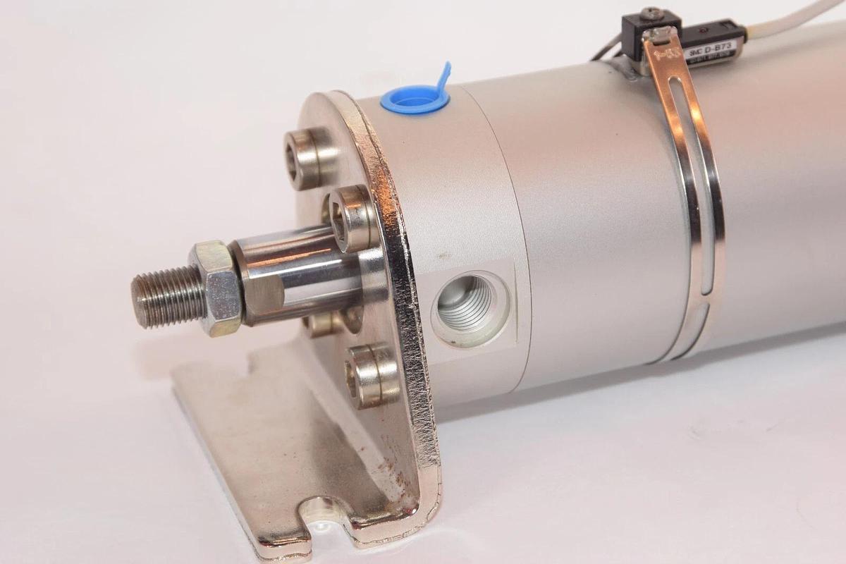 (NEW) SMC NCDGLN63-2500-B73L-XC37 150psi Pneumatic Cylinder