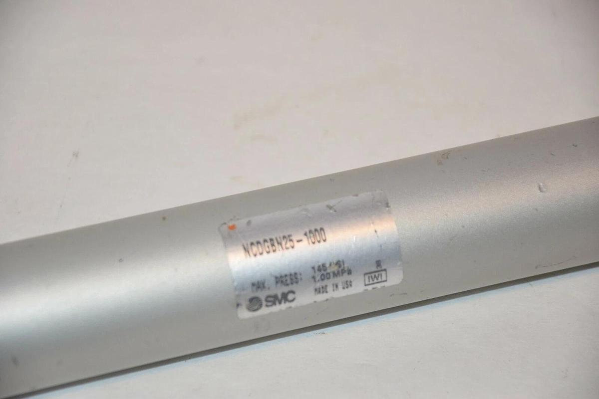 Used SMC NCDGBN25-1000 145psi 1000MPa AIR CYLINDER