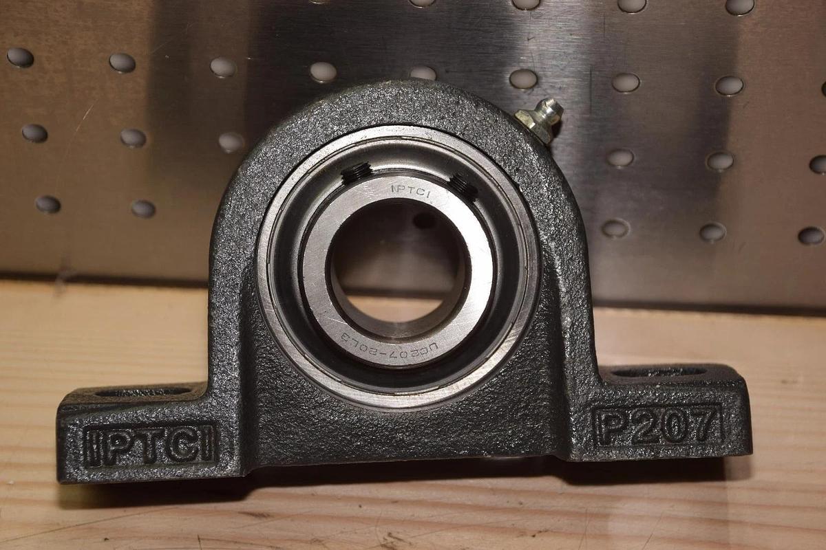 IPTCI P207 UC207-20L3 1-1/8" BORE BEARING NEW