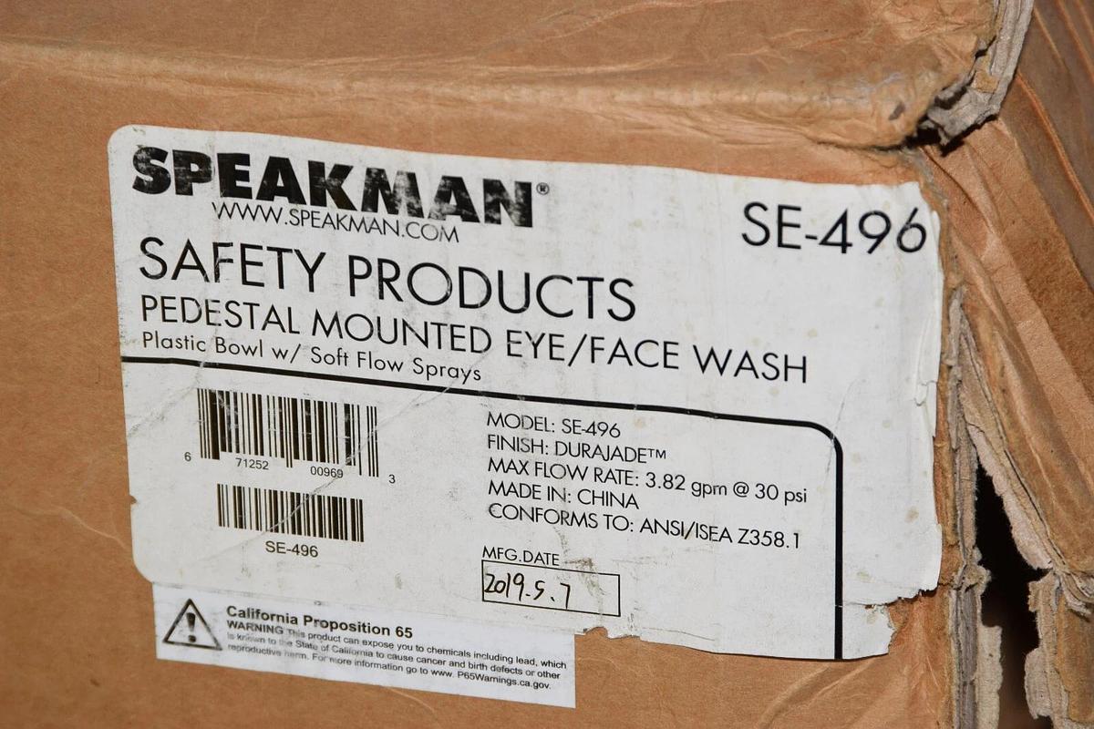 Speakman Safety EyeSaver Pedestal Mounted Eye/Face Wash SE-496 (NEW)