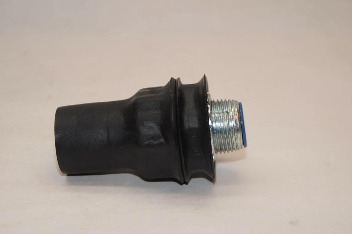 (NEW) THOMSAS & BETTS ST3/4-G 3/4" Liquid-Tight Gray Connector Conduit Fitting