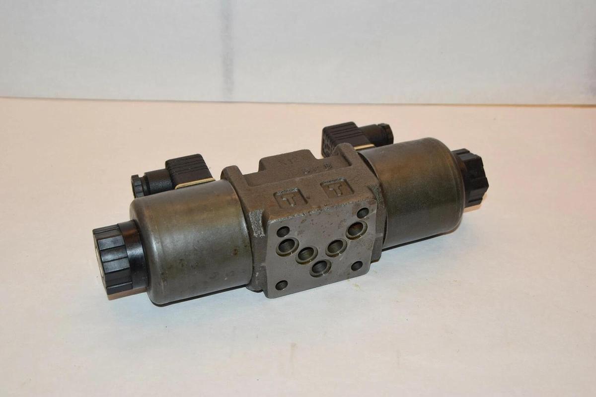 Used NACHI SA-G03C6SD2-E21 EBB80-C5 Solenoid Operated Directional Valve