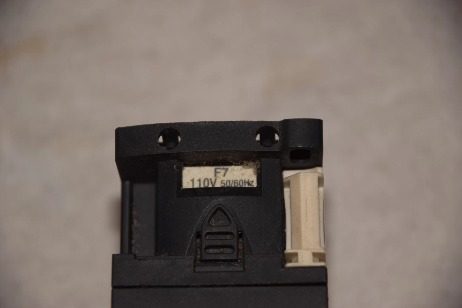 Used SQUARE D / TELEMECANIQUE LC1 D09 LC1D09 110V 50/60Hz CONTACTOR