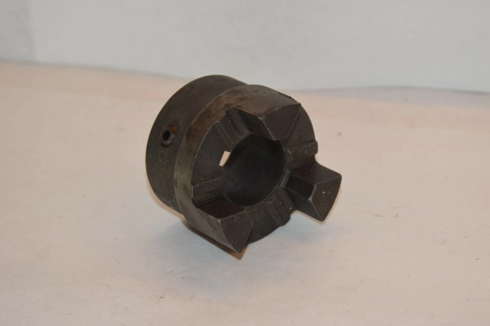 NEW (LOT OF 2) MAUREY CHICAGO FC100 x 1-1/4 FC100X1-1/4 1-1/4" BORE COUPLING