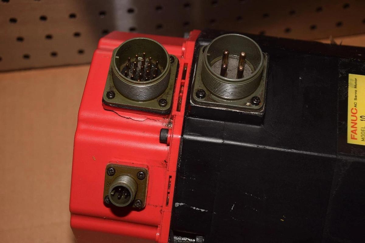 Used Fanuc AC Servo Motor A06B-0501-B756 w/ Encoder A860-0360-T101 Model 10